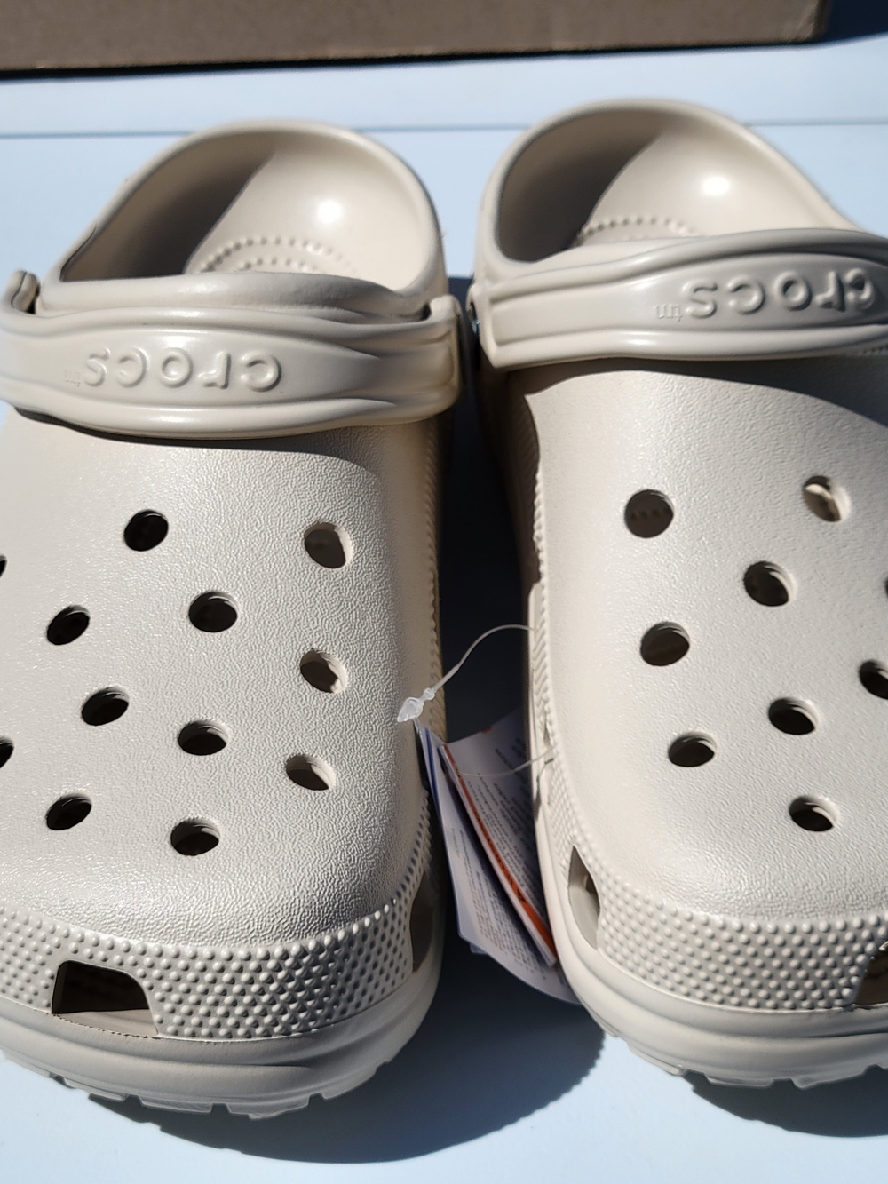 MENS 11 CROCS CLASSIC CLOG – BONE – NEW IN BAG - Picture 4 of 7